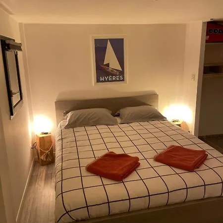 Tiny House Sur La Cote D'azur 耶尔